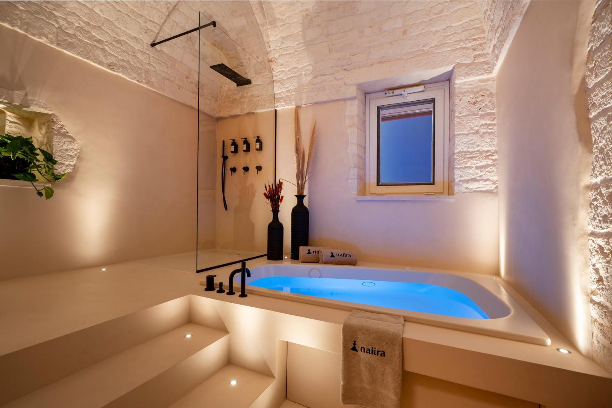 شقة Naiira Luxury Trullo - Jacuzzi And Patio ألبيروبيللو المظهر الخارجي الصورة