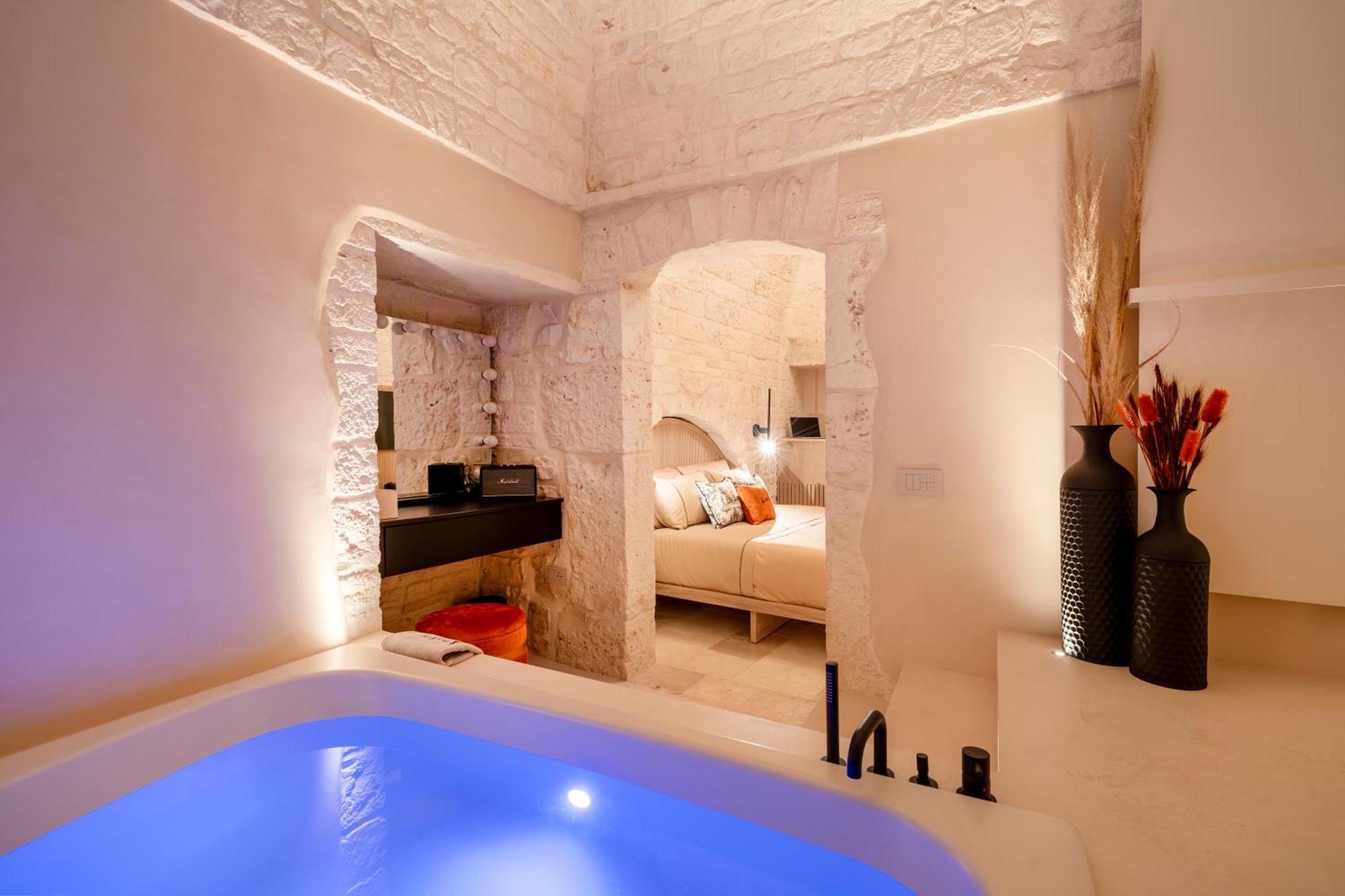 شقة Naiira Luxury Trullo - Jacuzzi And Patio ألبيروبيللو المظهر الخارجي الصورة