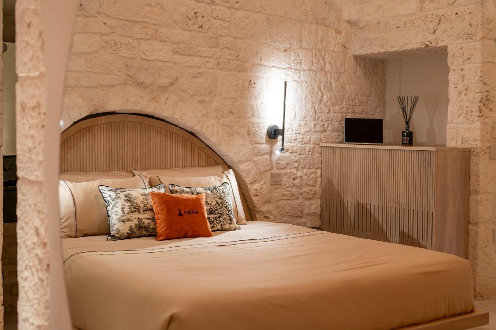 شقة Naiira Luxury Trullo - Jacuzzi And Patio ألبيروبيللو المظهر الخارجي الصورة