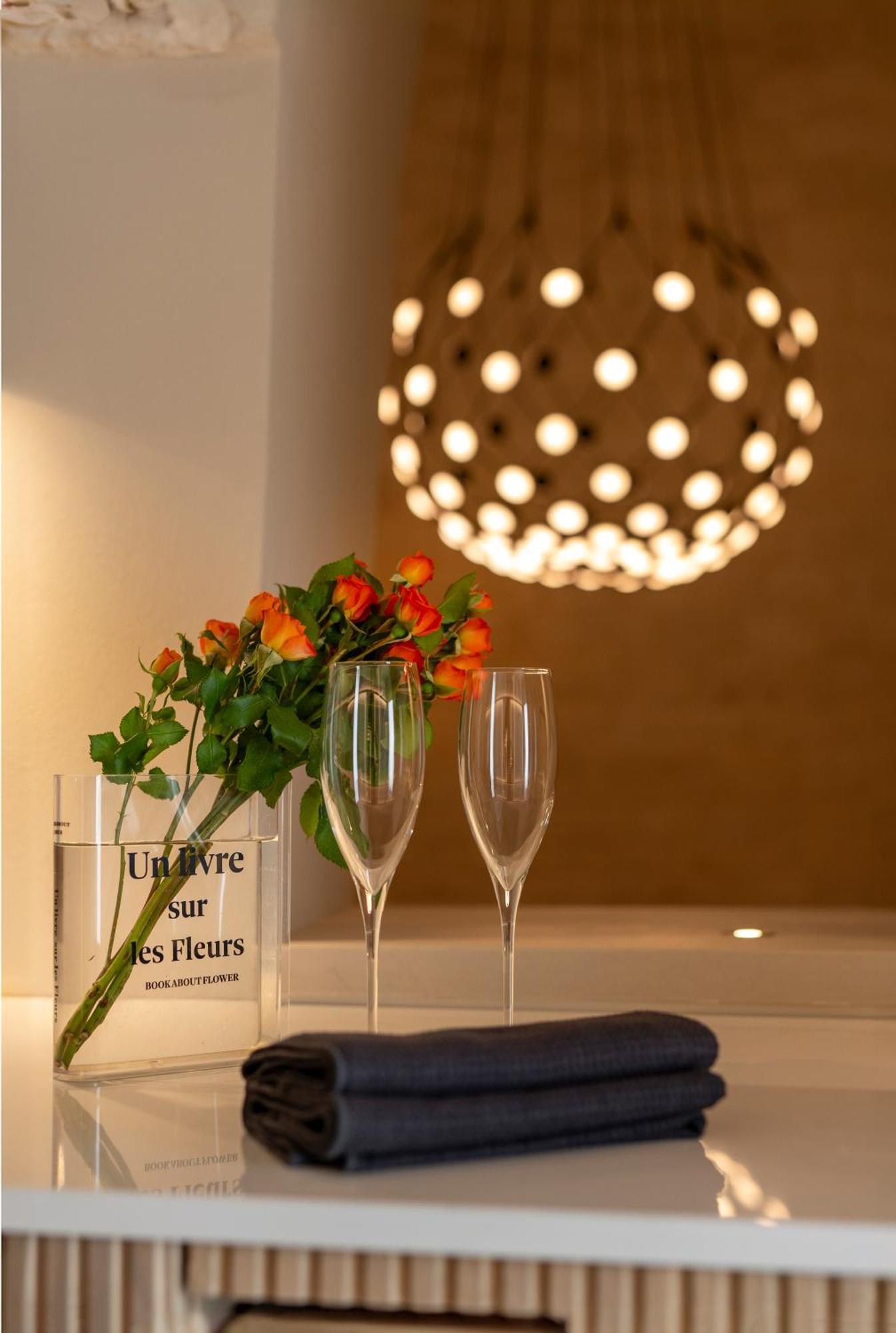 شقة Naiira Luxury Trullo - Jacuzzi And Patio ألبيروبيللو المظهر الخارجي الصورة