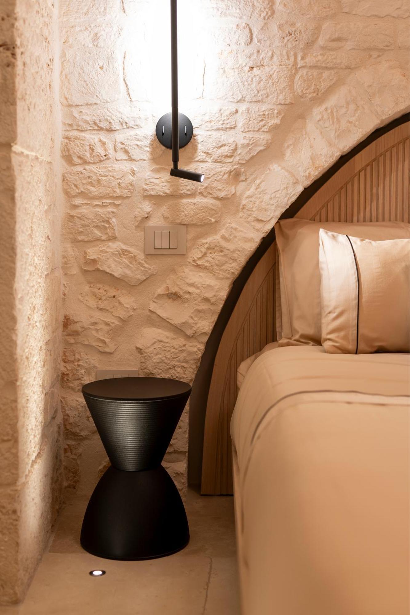 شقة Naiira Luxury Trullo - Jacuzzi And Patio ألبيروبيللو المظهر الخارجي الصورة