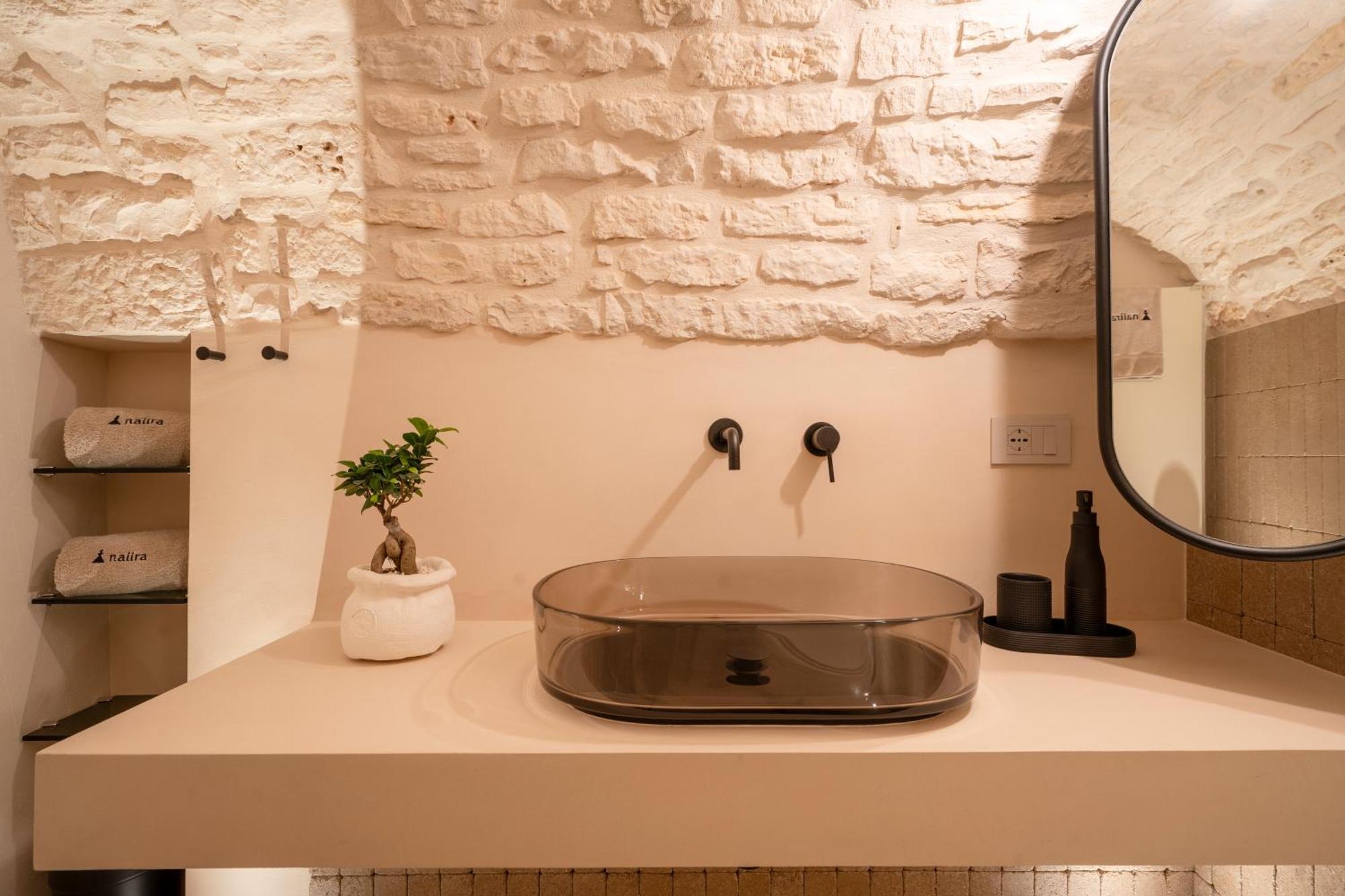 شقة Naiira Luxury Trullo - Jacuzzi And Patio ألبيروبيللو المظهر الخارجي الصورة