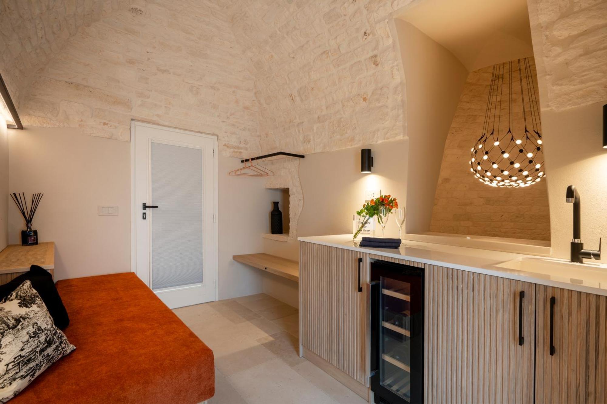شقة Naiira Luxury Trullo - Jacuzzi And Patio ألبيروبيللو المظهر الخارجي الصورة